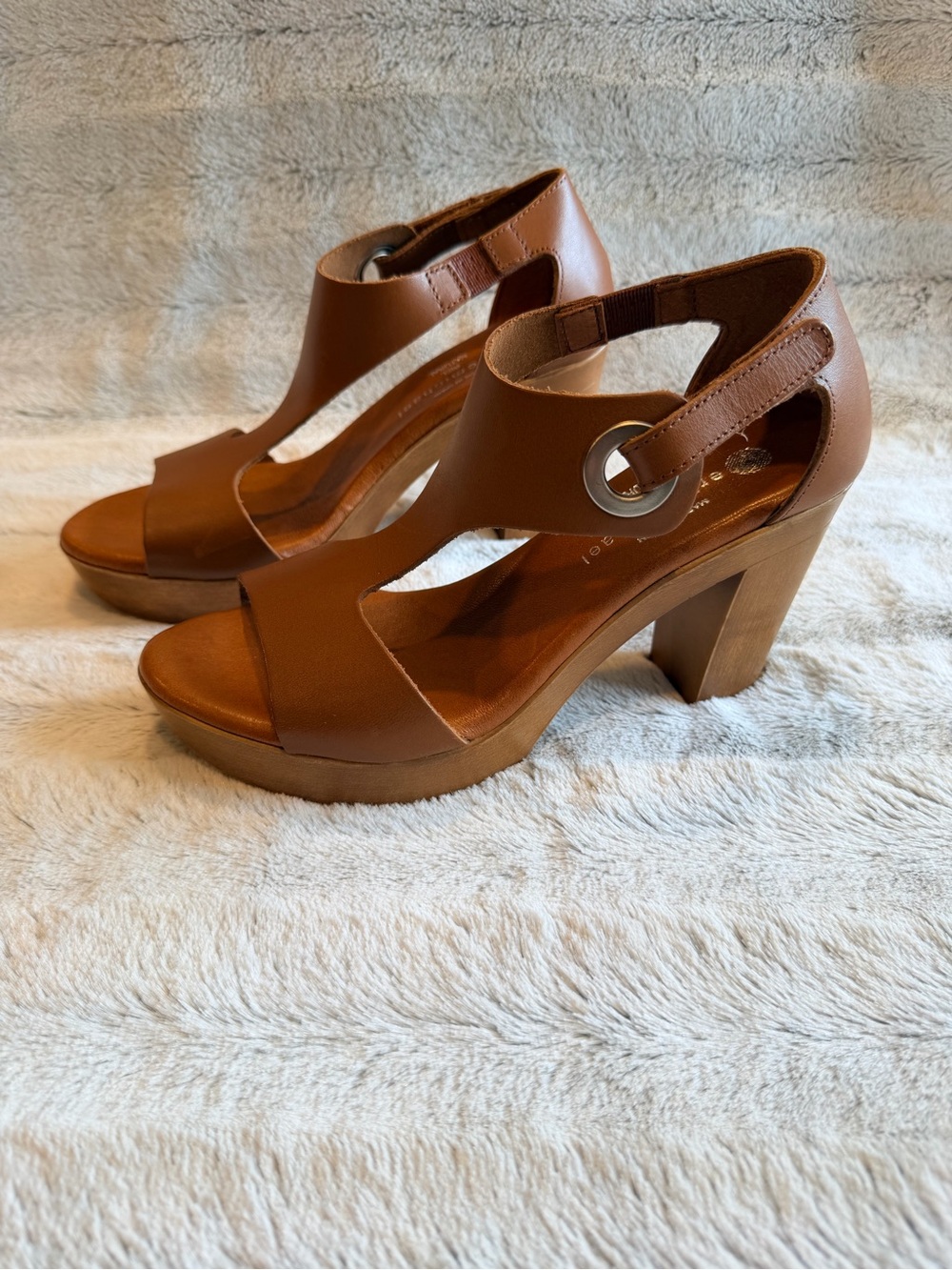 Eric Michael Ginger Platfrom High Heel Sandals NWOT